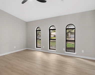 3902 Marywood Drive - Photo Thumbnail 5
