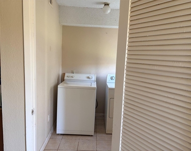 702 Hargest Street - Photo Thumbnail 9