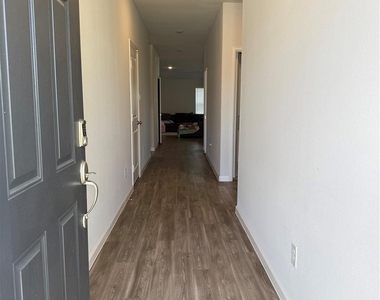 811 Brookside Drive - Photo Thumbnail 1