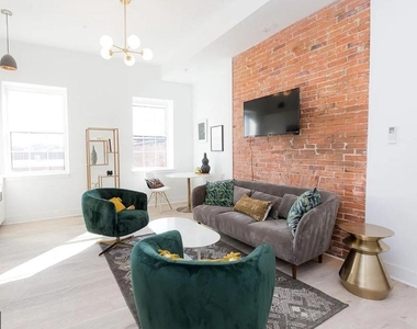 415 Saint Paul Street - Photo Thumbnail 5