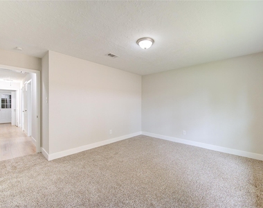 328 Meadow Wood Court - Photo Thumbnail 11