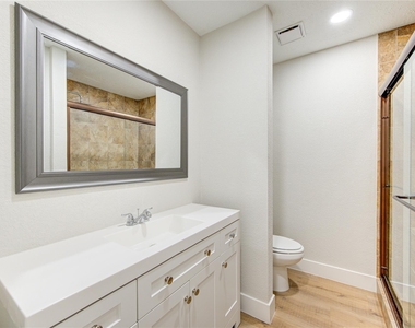 328 Meadow Wood Court - Photo Thumbnail 3