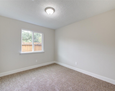 328 Meadow Wood Court - Photo Thumbnail 14