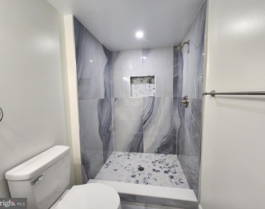 523 Wellesley Street - Photo Thumbnail 13