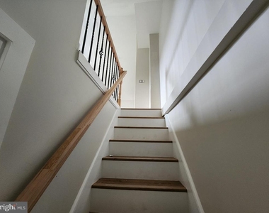 523 Wellesley Street - Photo Thumbnail 9