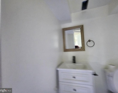 523 Wellesley Street - Photo Thumbnail 21
