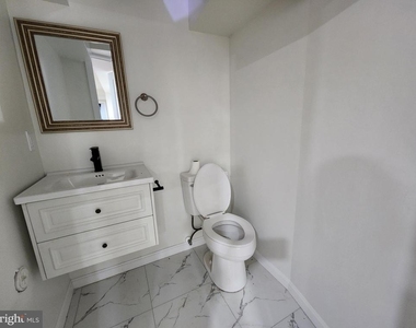 523 Wellesley Street - Photo Thumbnail 8