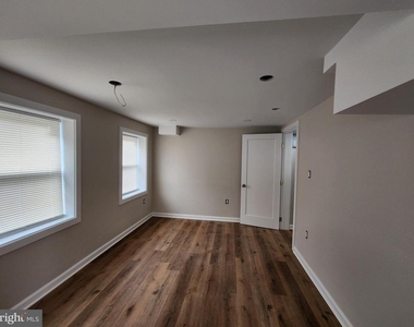 523 Wellesley Street - Photo Thumbnail 16