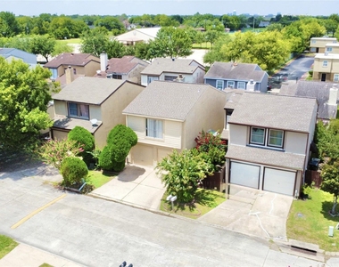 12504 Autumn Leaf Lane - Photo Thumbnail 2