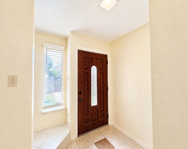 12504 Autumn Leaf Lane - Photo Thumbnail 7