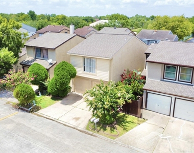 12504 Autumn Leaf Lane - Photo Thumbnail 3