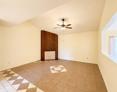 12504 Autumn Leaf Lane - Photo Thumbnail 10