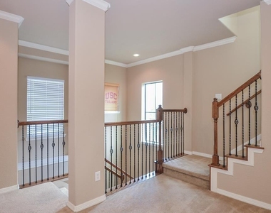 3042 Royal Oaks Crs - Photo Thumbnail 27