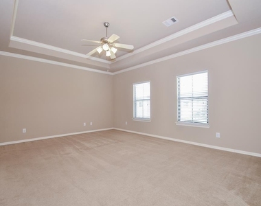 3042 Royal Oaks Crs - Photo Thumbnail 15