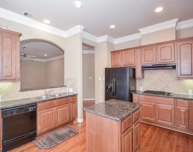 3042 Royal Oaks Crs - Photo Thumbnail 10