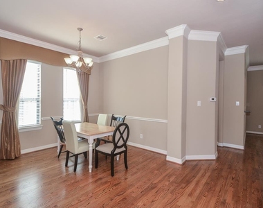 3042 Royal Oaks Crs - Photo Thumbnail 5