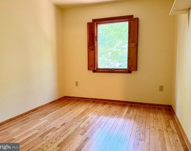 18587 Sylvan Dr - Photo Thumbnail 10