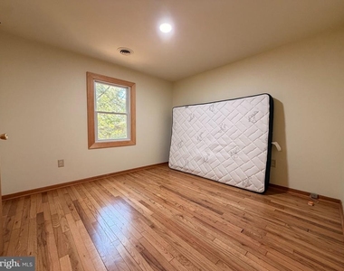 18587 Sylvan Dr - Photo Thumbnail 9