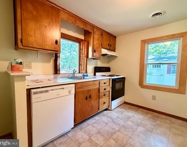 18587 Sylvan Dr - Photo Thumbnail 6