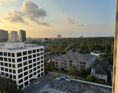 49 Briar Hollow Lane - Photo Thumbnail 12