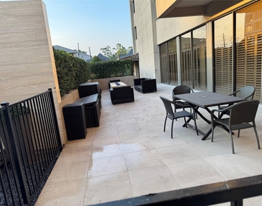 49 Briar Hollow Lane - Photo Thumbnail 10