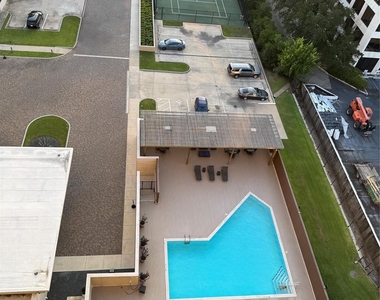 49 Briar Hollow Lane - Photo Thumbnail 16