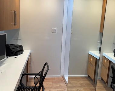 49 Briar Hollow Lane - Photo Thumbnail 26