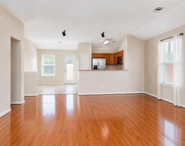 136 Easton Glen Lane - Photo Thumbnail 3