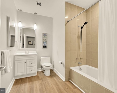 675 E St Nw - Photo Thumbnail 3