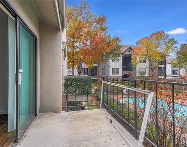10811 Richmond Avenue - Photo Thumbnail 11