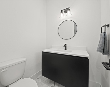2510 Gray Street - Photo Thumbnail 8