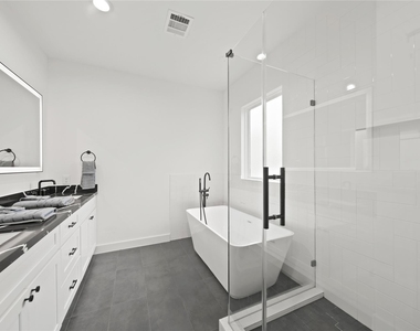 2510 Gray Street - Photo Thumbnail 10