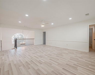 1015 Sugar Lakes Drive - Photo Thumbnail 40