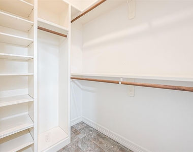 1015 Sugar Lakes Drive - Photo Thumbnail 27