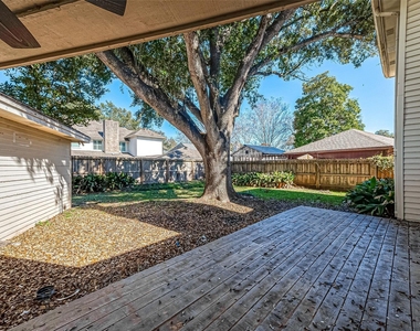 1015 Sugar Lakes Drive - Photo Thumbnail 42
