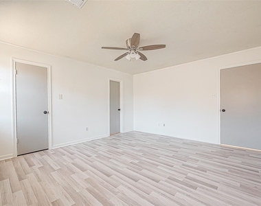 1015 Sugar Lakes Drive - Photo Thumbnail 30