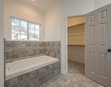 1015 Sugar Lakes Drive - Photo Thumbnail 26