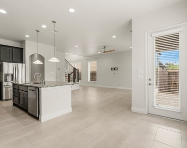 9527 Scanlan Heights Lane - Photo Thumbnail 9