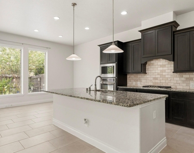 9527 Scanlan Heights Lane - Photo Thumbnail 10