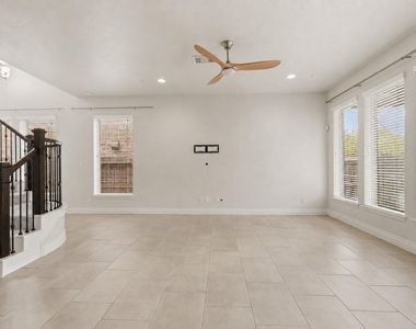 9527 Scanlan Heights Lane - Photo Thumbnail 33