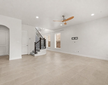 9527 Scanlan Heights Lane - Photo Thumbnail 34