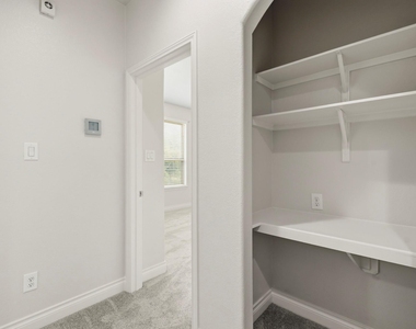 9527 Scanlan Heights Lane - Photo Thumbnail 22