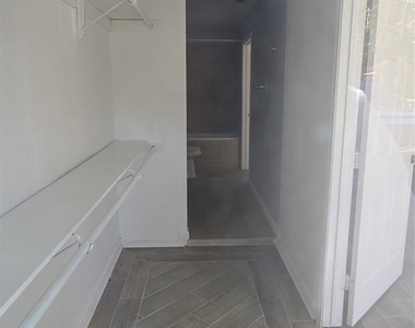 12623 Chiswick Road - Photo Thumbnail 15