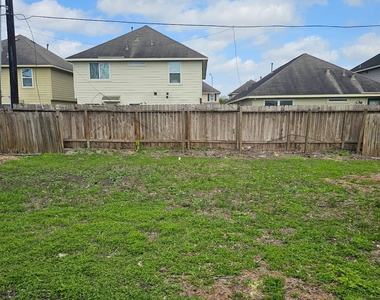 12623 Chiswick Road - Photo Thumbnail 18