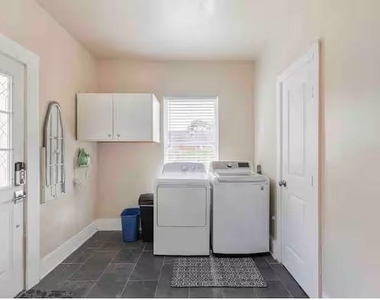 2108 Berry Street - Photo Thumbnail 11