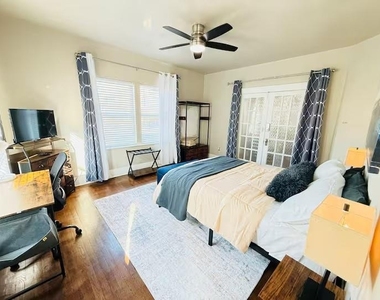 2108 Berry Street - Photo Thumbnail 14