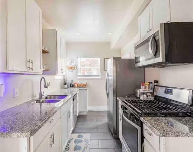 2108 Berry Street - Photo Thumbnail 10