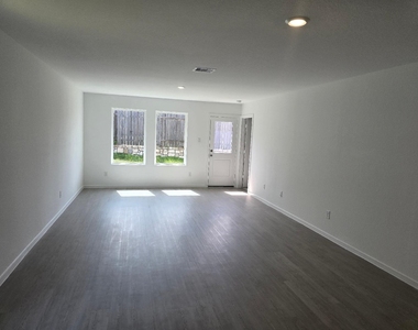 5712 Ivy Crest - Photo Thumbnail 11