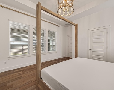 18406 Generous Lane - Photo Thumbnail 16