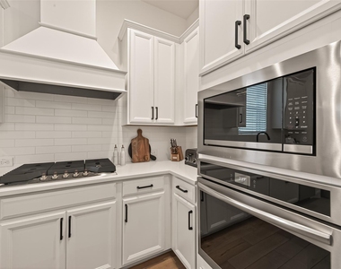 18406 Generous Lane - Photo Thumbnail 11